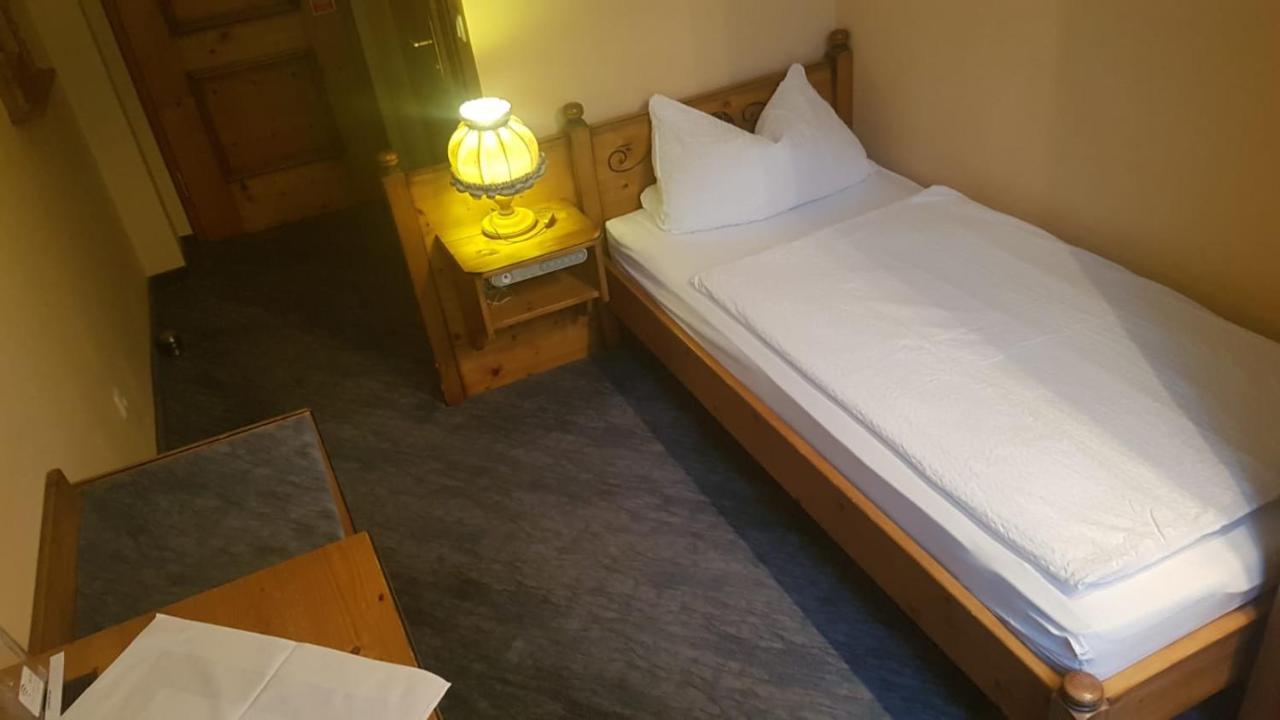 Hotel-Restaurant-Krone Bad Brückenau エクステリア 写真
