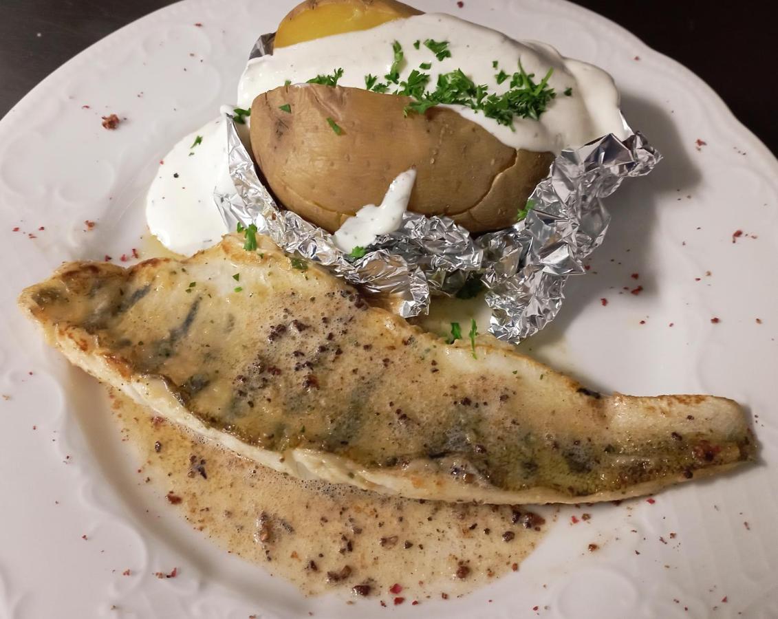 Hotel-Restaurant-Krone Bad Brückenau エクステリア 写真